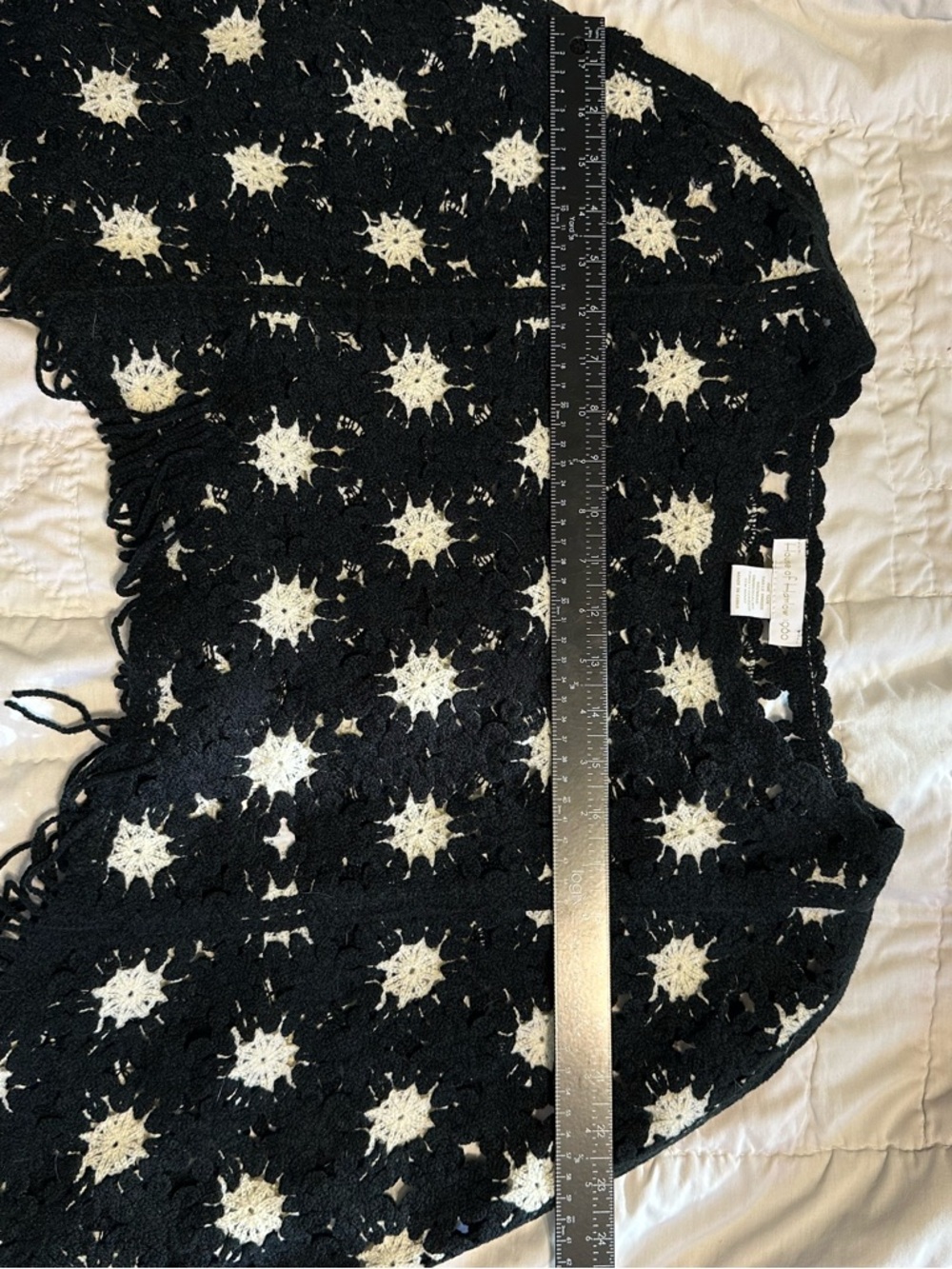 House of Harlow 1960 Crochet Floral Fringe Poncho One Size - Picture 6 of 8
